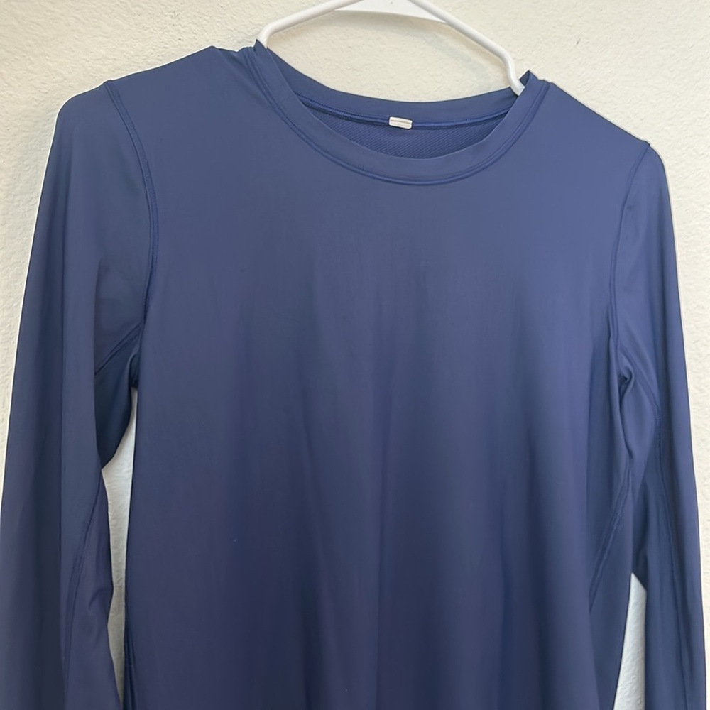 Lululemon Navy Long Sleeve Running Top with Criss-Cross (Vent-It) Back Size 6